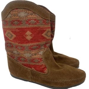 New Minnetonka Baja Aztec Boots Size 6